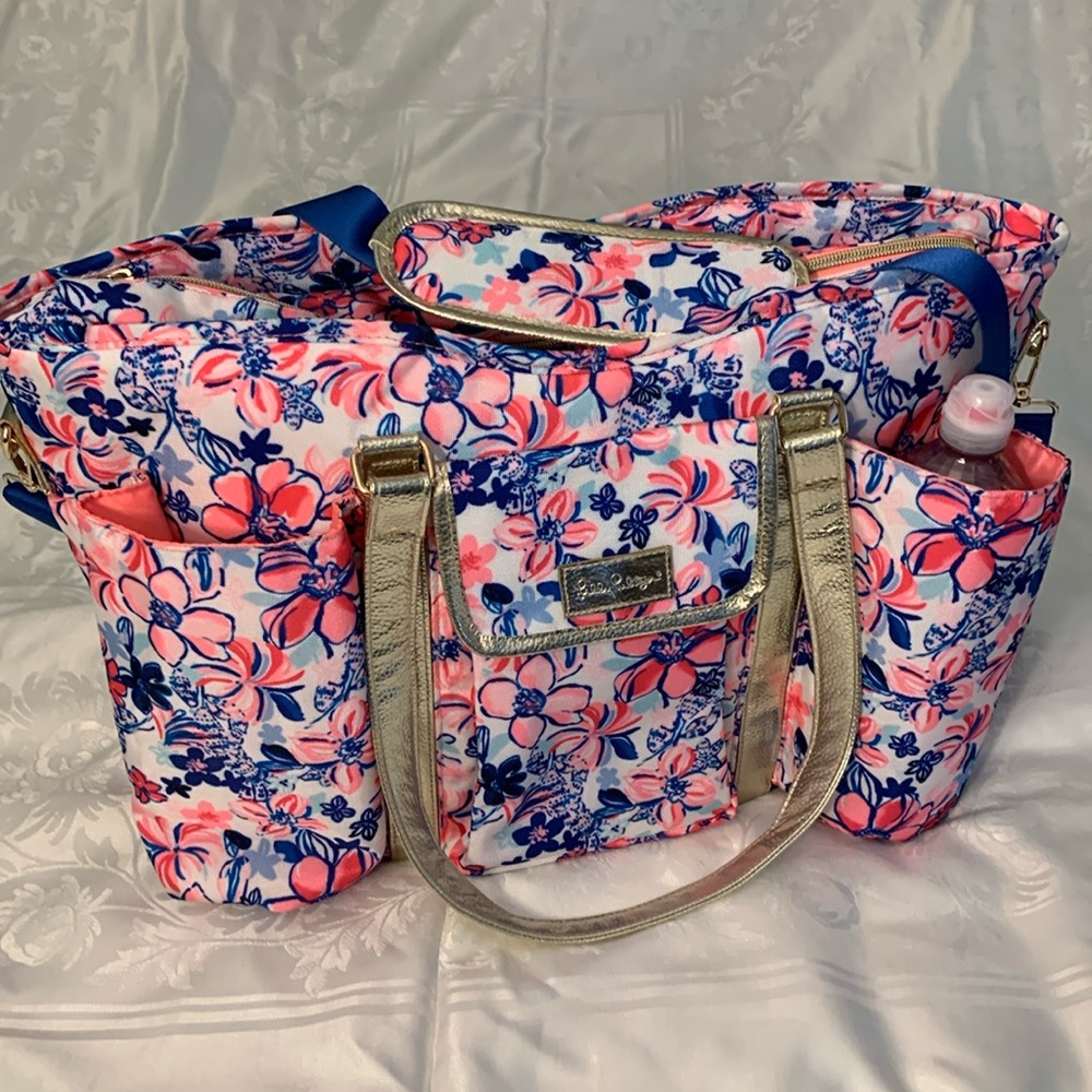 Lilly Pulitzer lightly insulated beach bag/cooler bag  19” tall 12” wide